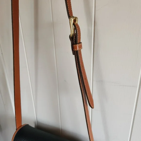 Vintage Dooney & Bourke R25 Navy Medium Essex Shoulder Bag - Picture 13 of 15